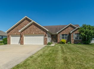 1002 Deer Run Trl, Sandwich, IL 60548