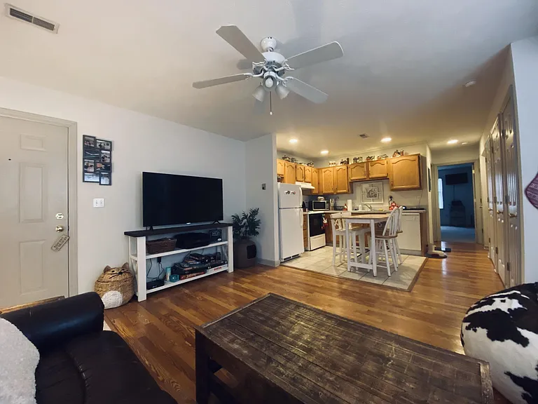 248 Wildwood St — Photo 3