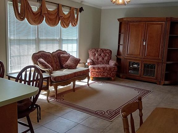 5th image of 209 Camellia Dr