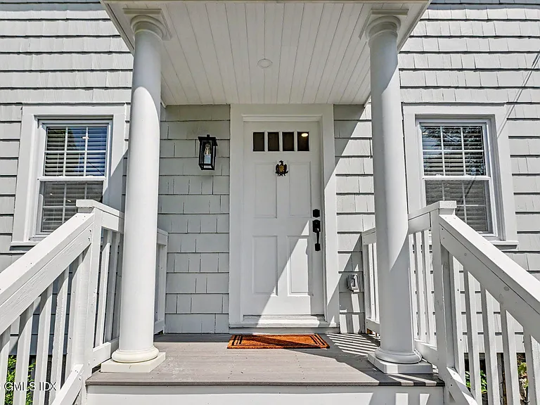25 Hoover Rd — Photo 2