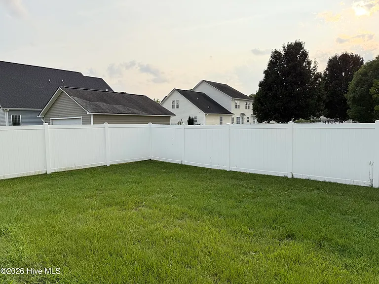 3804 Belfair Dr — Photo 7