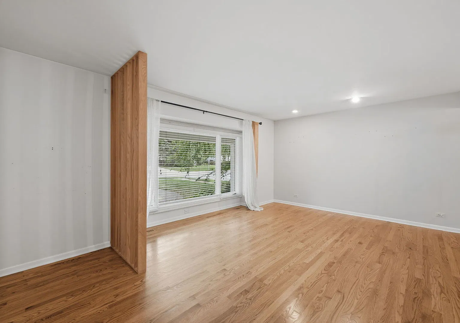 5 bed, 2991 sqft, $3,500 — Photo 2