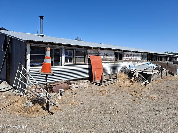 5th image of 1371 Alexander Rd