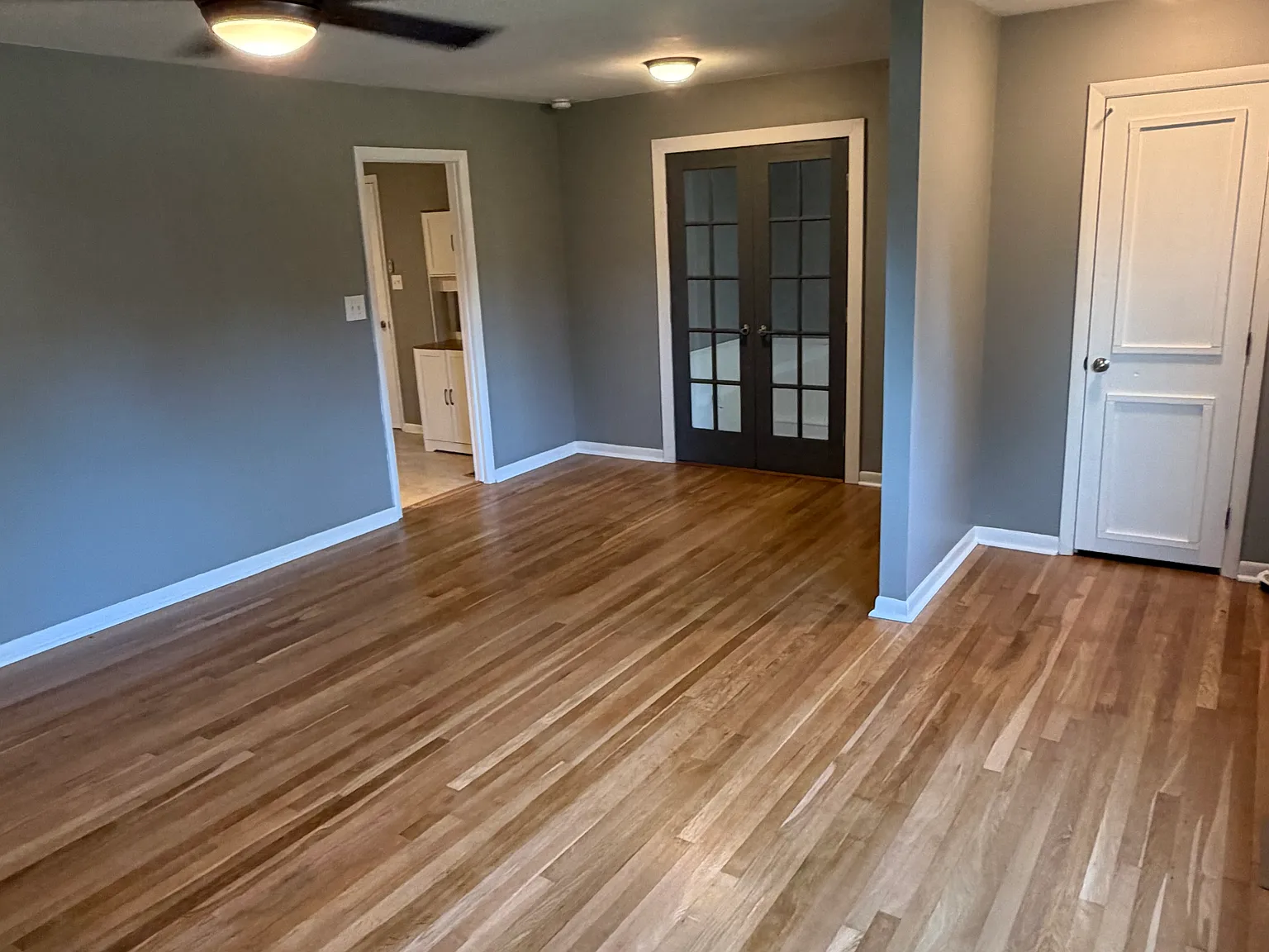 3 bed, 1371 sqft, $2,200 — Photo 3