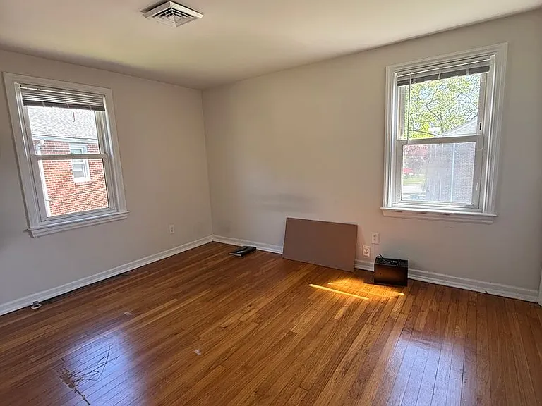 203 Reading Ave #&-302 — Photo 10