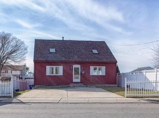 1633 Bay St, Fall River, MA 02724