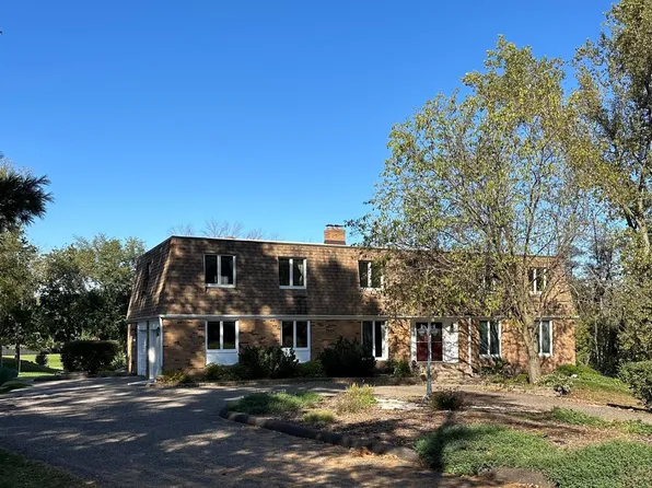 21 Lacosta Dr, White Bear Lake, MN 55110