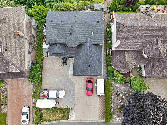 3rd image of 35834 Eaglecrest Dr