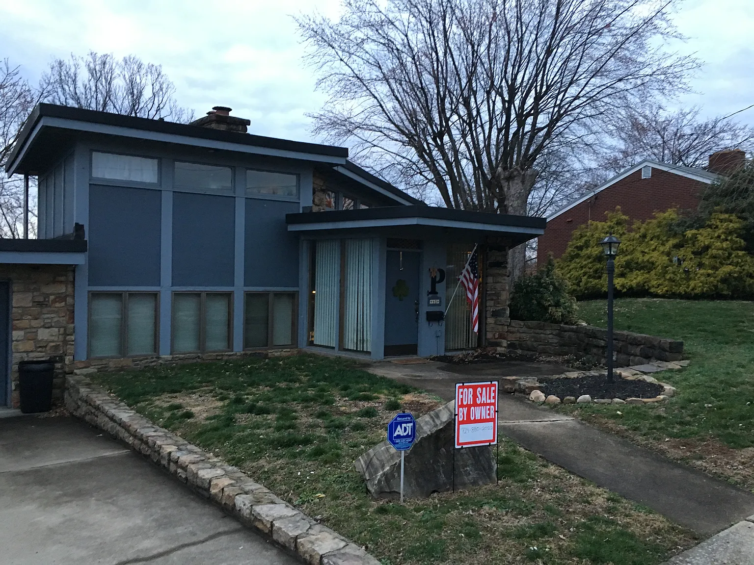 40 Mayflower Dr photo 1