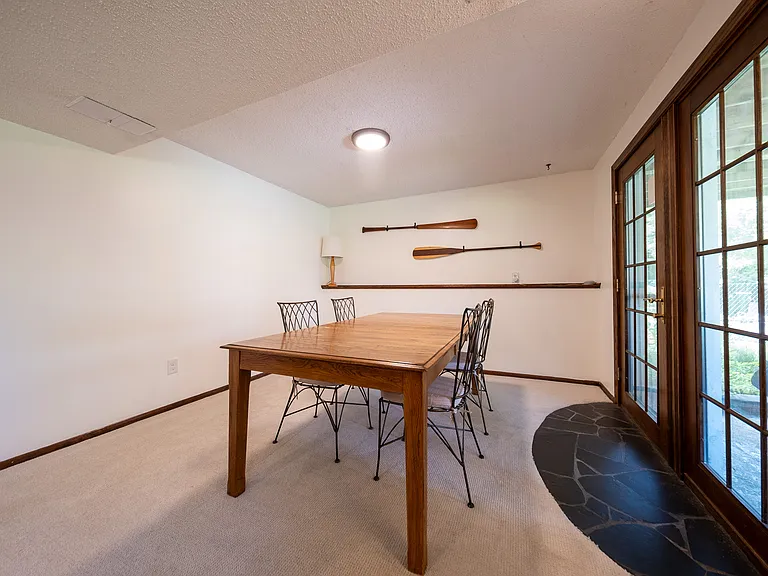 1581 Woodside Ct NE — Photo 24