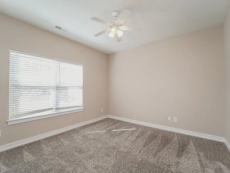 8607 Castle Cliff Dr — Photo 11