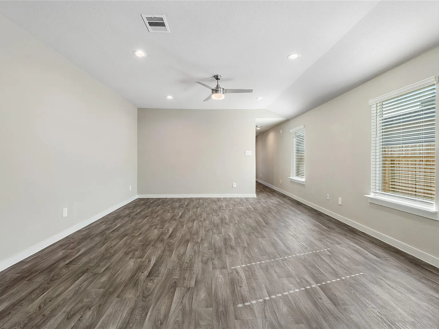 3 bed, 2.0 bath, 1546 sqft, $2,350 — Photo 3