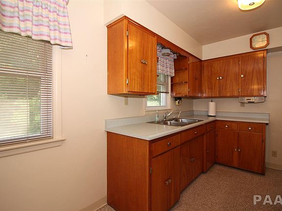 2nd image of 204 W Garfield Ave