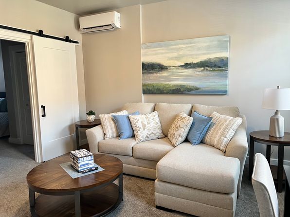 210 W Chestnut St APT 3