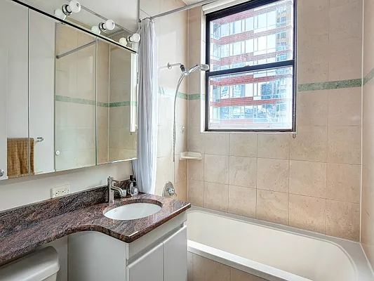 Sold by Sotheby's International Realty | media 11