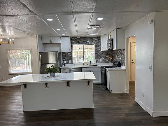 4th image of 560 W Pleasant Ave Space 67