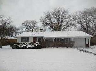 1048 Cypress Ln, Elk Grove Village, IL 60007