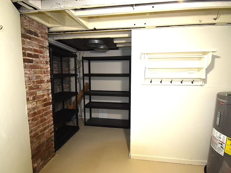 586 Grove St — Photo 26