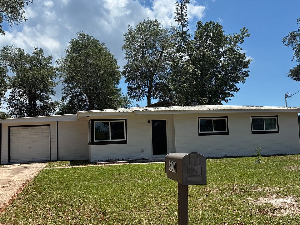 1st image of 304 Blackshear Dr