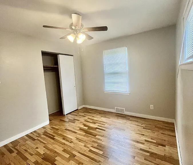 719 N Middle St — Photo 12