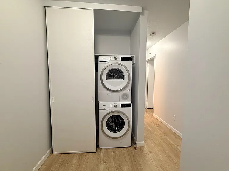 The Willis Apartments — Photo 9