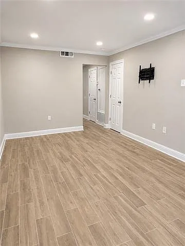 2 bed, 1.5 bath, 1050 sqft, $1,700 — Photo 2
