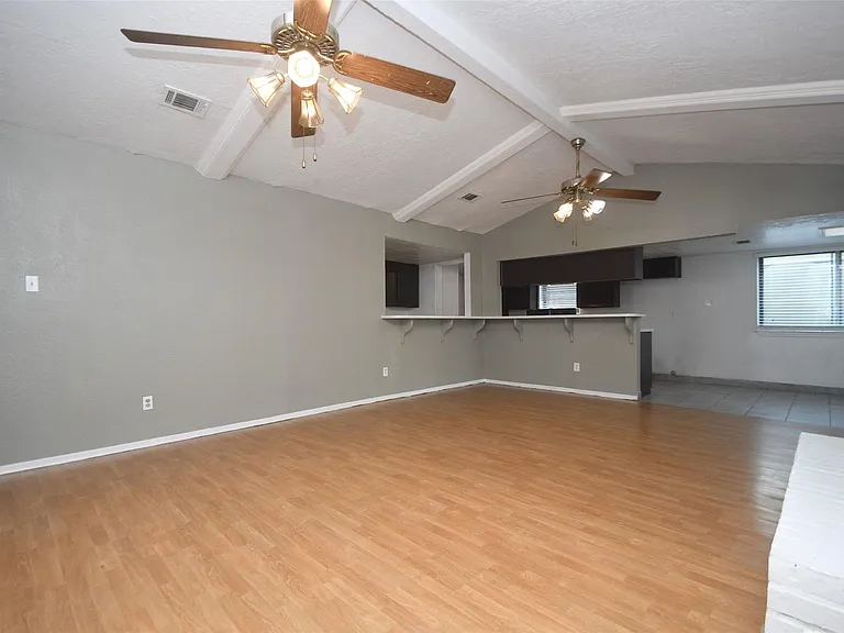 510 Chambly Dr — Photo 20