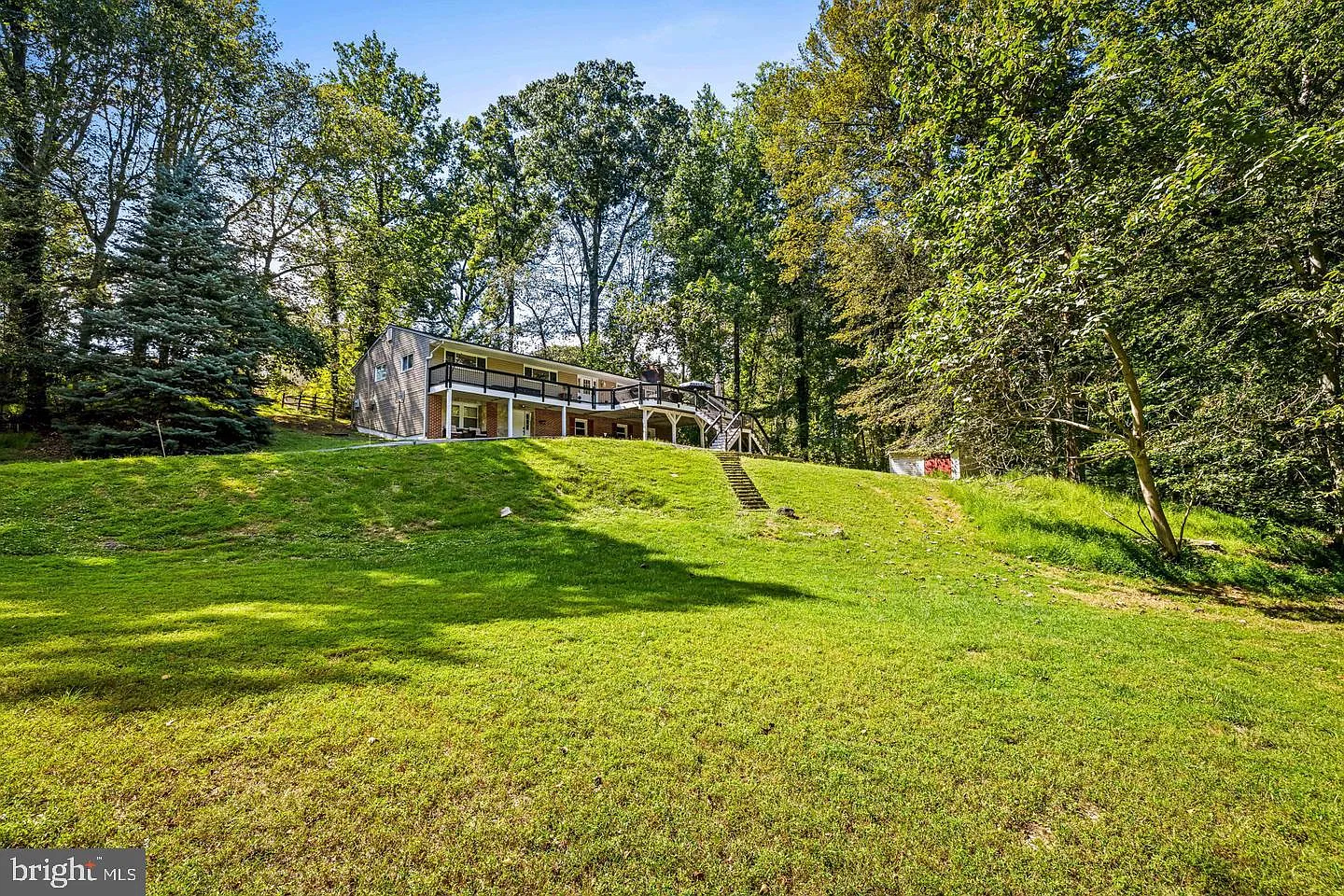 6 bed, 3.0 bath, 2940 sqft, $3,300 — Photo 4