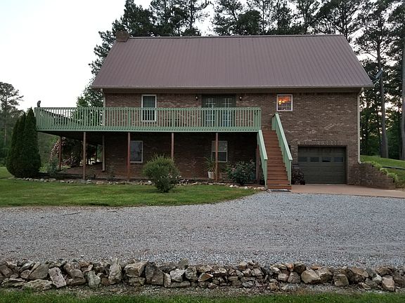 Side view, 2 driveway entrances