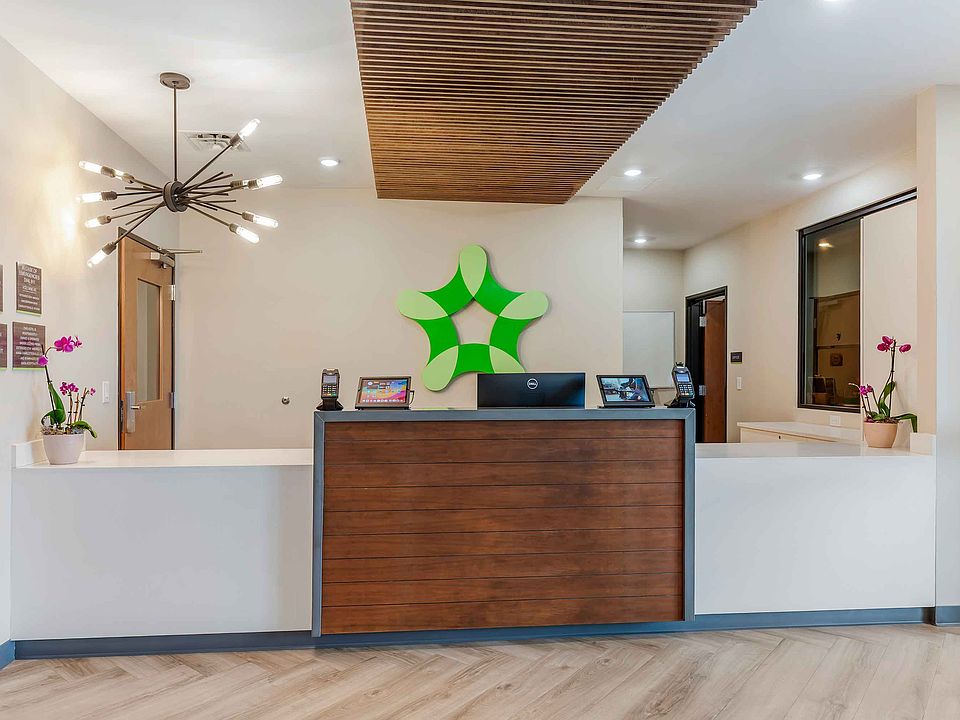 Lobby and Guest Check-in