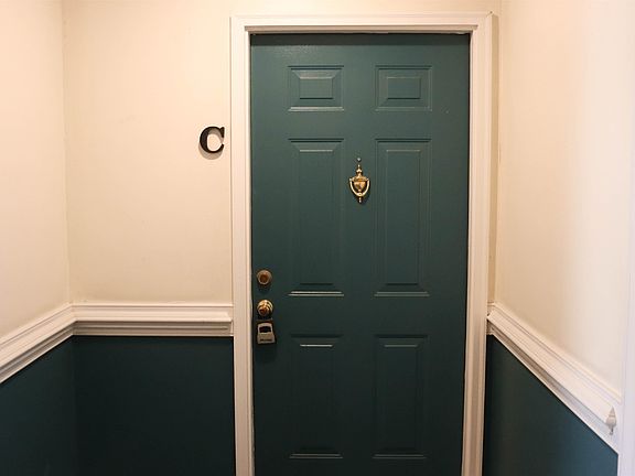 3rd image of 4384 Daphine Ln. #C