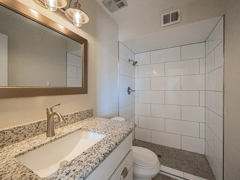 5849 S College Ave — Photo 16
