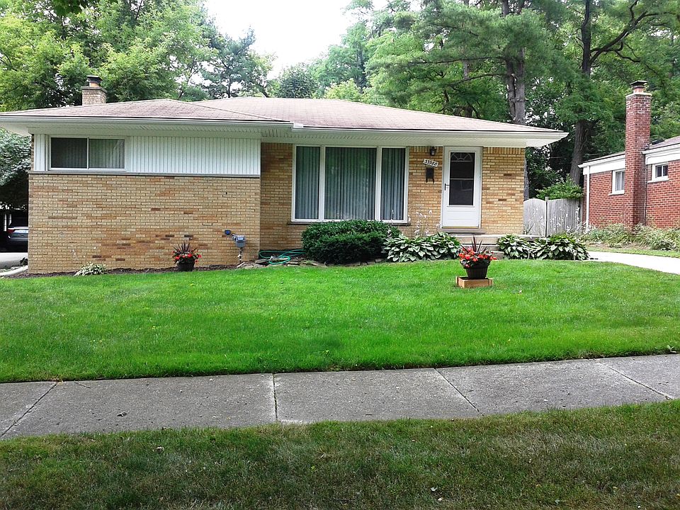 1st image of 33988 Glenview Dr