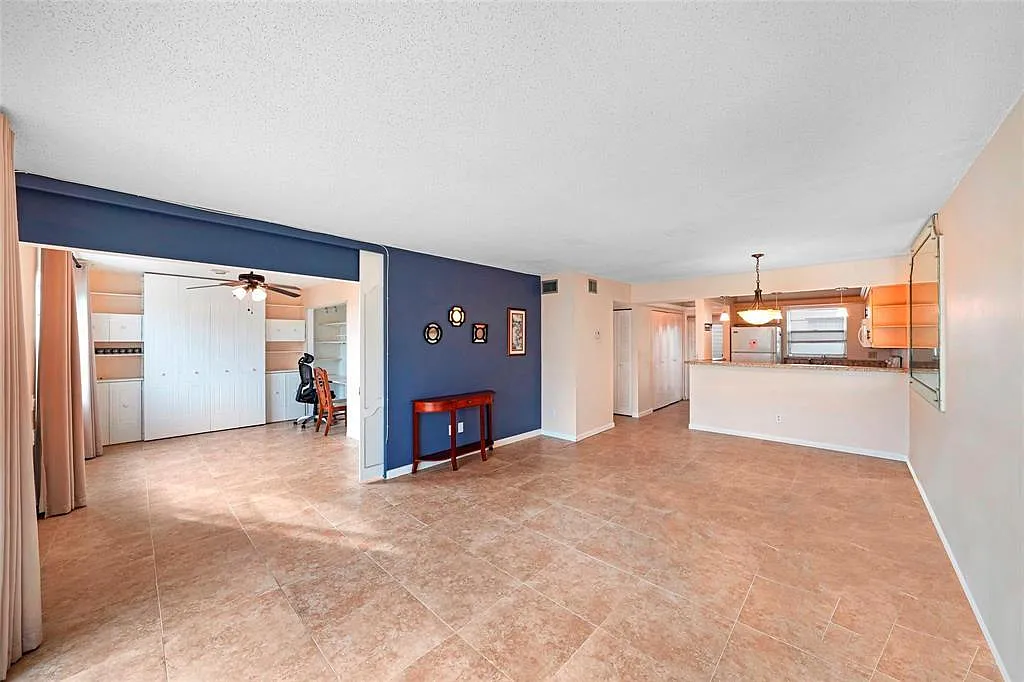 2 bed, 2.0 bath, 946 sqft, $1,550 — Photo 3