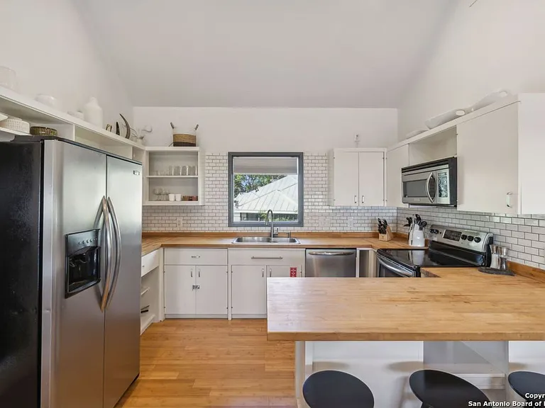 227 Claudia St #3 — Photo 9