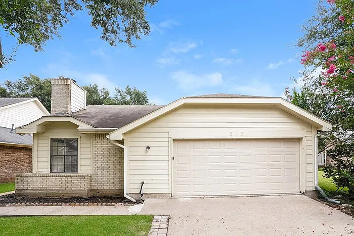 3131 Ashford Bend Dr — Photo 1