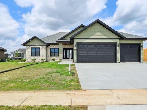 2013 Mulberry St, Sauk City, WI 53583