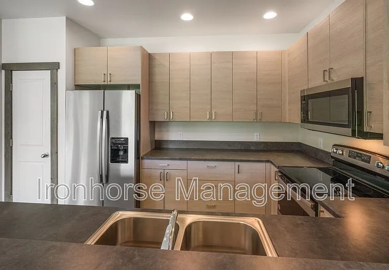 2954 W Babcock St #B — Photo 13