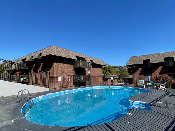 140 Wilshire Drive #38, Hollister, MO 65672