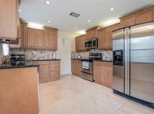 568 SW 169th Ter, Weston, FL 33326