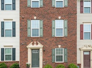 6974 Kona Dr, Gainesville, VA 20155