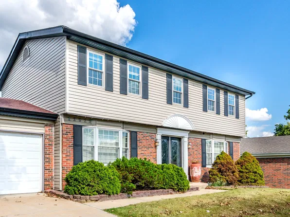 12823 Strathearn Dr, Saint Louis, MO 63146