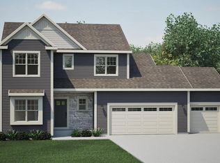 820 Cardinal Ln, Mukwonago, WI 53149