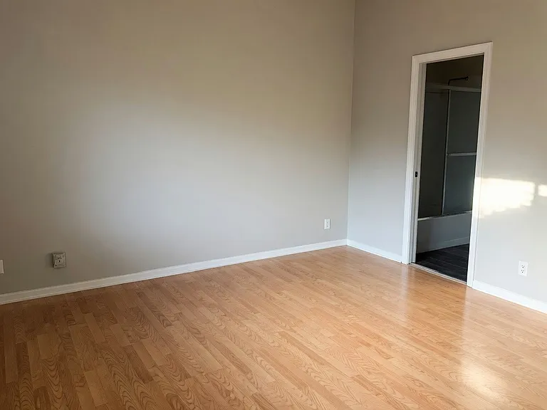 5662 NW 99th Way — Photo 11