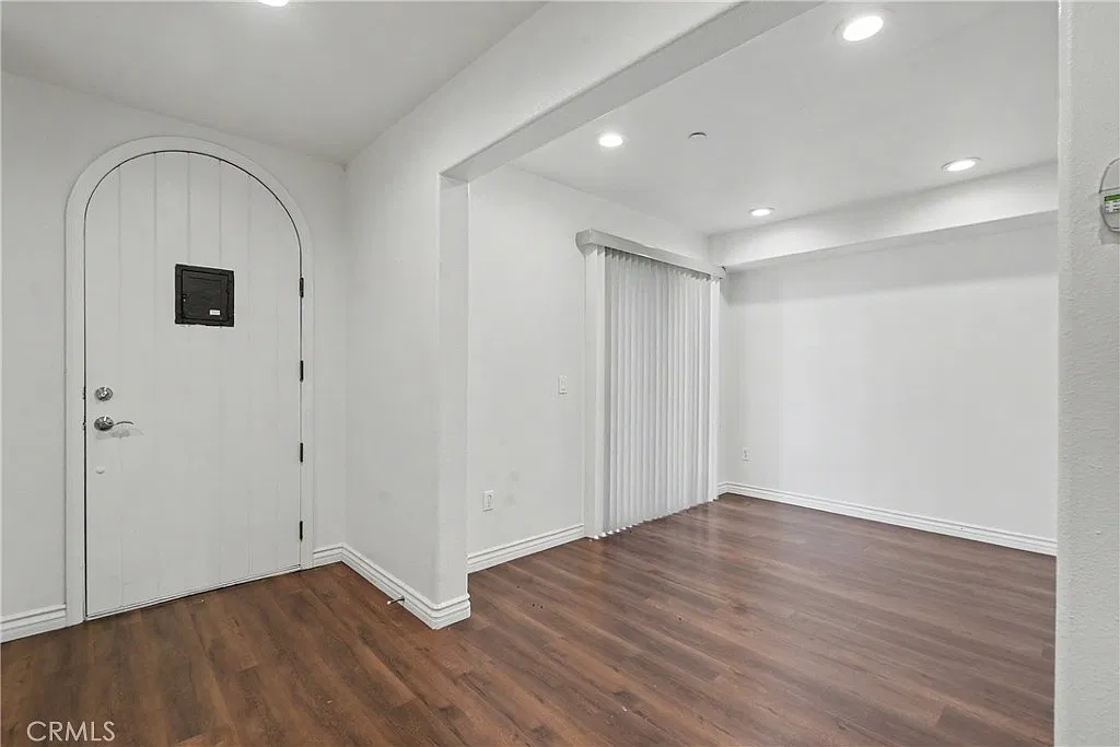 3 bed, 1690 sqft, $3,300 — Photo 4