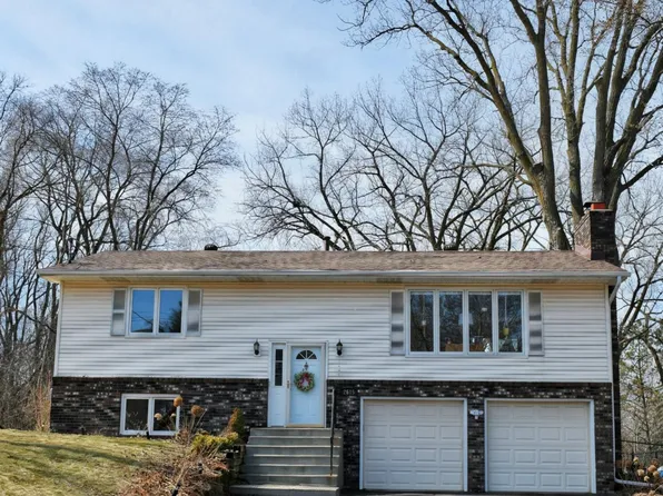 2615 Flandrau St N, Maplewood, MN 55109
