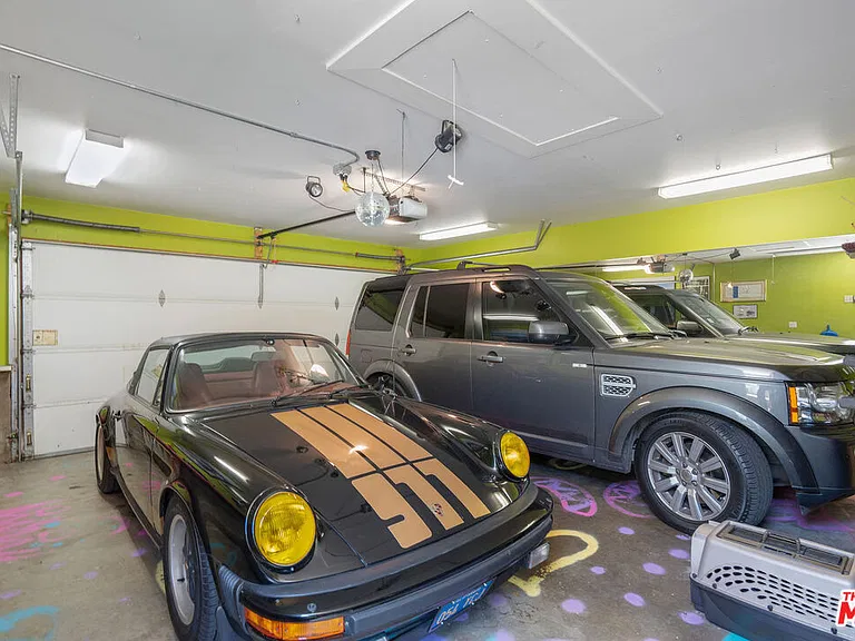 4203 Babcock Ave — Photo 38