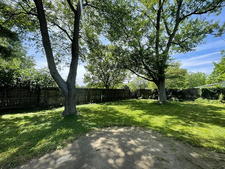 1913 Indian Trail Dr — Photo 12
