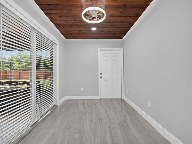 825 SE Starflower Ave — Photo 24
