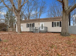 19 Greencrest St, Lake Grove, NY 11755